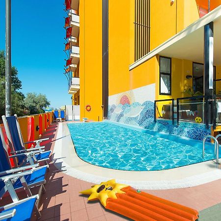 Viva Beach Hotel ริมินี ภายนอก รูปภาพ
